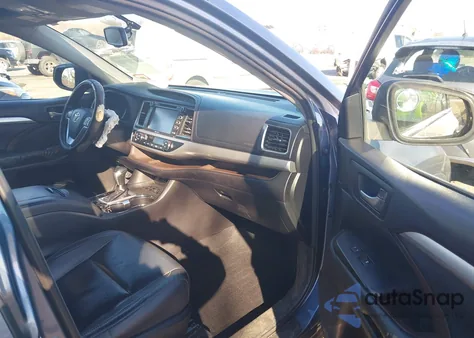 2015 Toyota Highlander Xle V6 z USA, uszkodzony, nr VIN 5TDJKRFH7FS178591